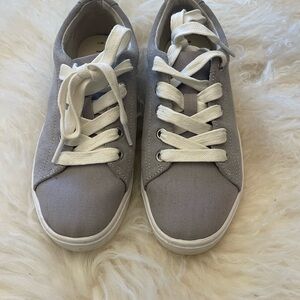 TOMS Gray Lace Up Sneakers Women’s Size 7 Casual Comfort